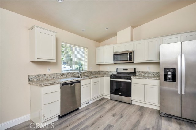 Detail Gallery Image 3 of 22 For 200 Hoover, Clearlake Oaks,  CA 95423 - 3 Beds | 2 Baths