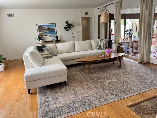 Detail Gallery Image 2 of 11 For 286 Evening Canyon Rd, Corona Del Mar,  CA 92625 - 2 Beds | 2 Baths