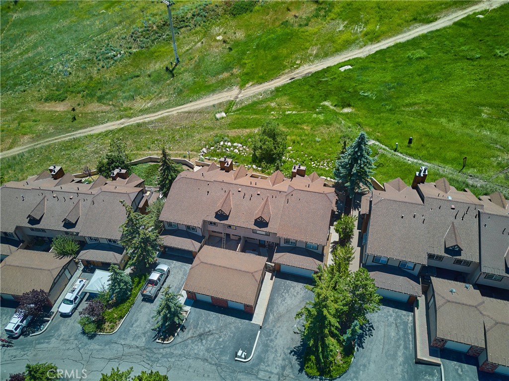 https://media.crmls.org/medias/90745eb7-d16a-4789-a813-8d0dddf9c54f.jpg?preset=X-Large