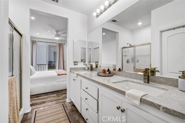 Detail Gallery Image 17 of 28 For 28072 Catherine Dr, Canyon Country,  CA 91351 - 2 Beds | 3 Baths