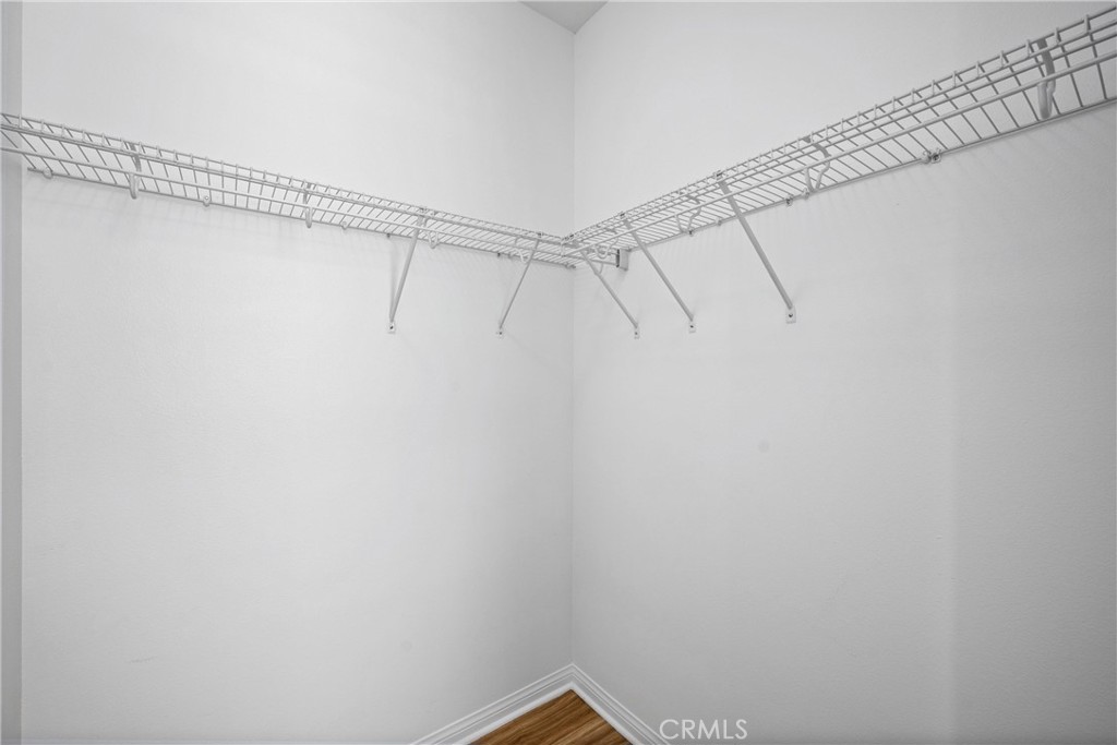 https://media.crmls.org/medias/9076747d-54a0-461c-8b69-31f35b5b5082.jpg?preset=X-Large