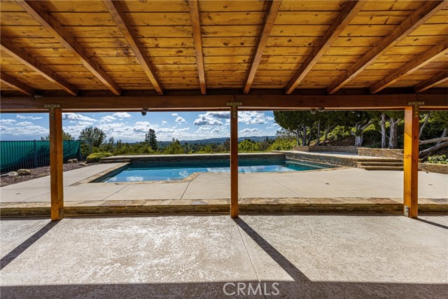 Detail Gallery Image 15 of 75 For 6040 Pat Ave, Woodland Hills,  CA 91367 - 5 Beds | 4/2 Baths
