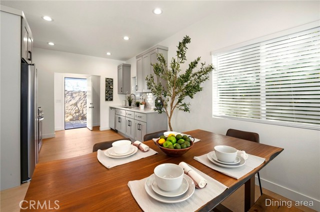 Detail Gallery Image 6 of 36 For 1411 W 7th St, Santa Ana,  CA 92703 - 6 Beds | 4 Baths