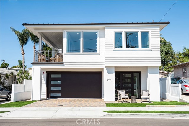 1037 2nd Street, Hermosa Beach, California 90254, 4 Bedrooms Bedrooms, ,3 BathroomsBathrooms,Residential,Sold,2nd,SB21216255