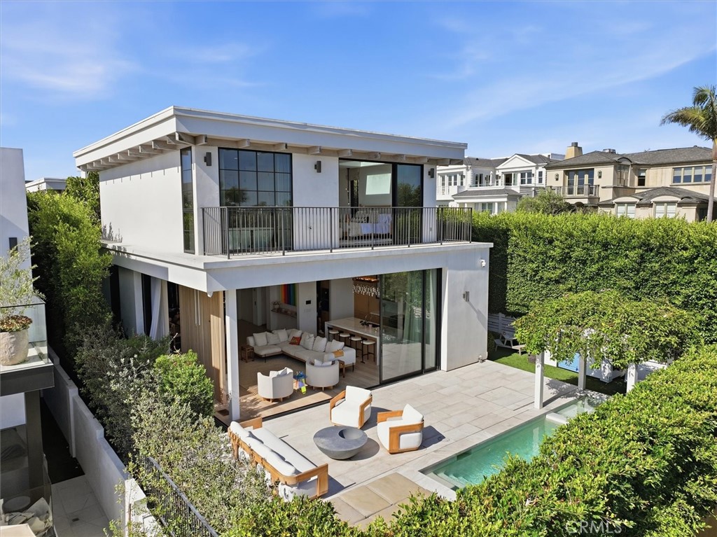 407 N Poinsettia — architectural residence