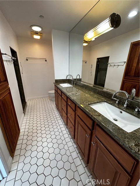Detail Gallery Image 15 of 38 For 5241 Colodny Dr #201,  Agoura Hills,  CA 91301 - 3 Beds | 2/1 Baths
