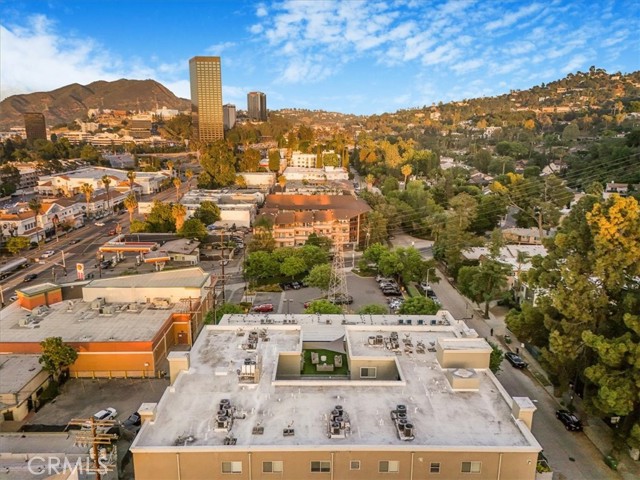 Detail Gallery Image 23 of 25 For 11023 Fruitland Dr #104,  Studio City,  CA 91604 - 3 Beds | 4 Baths