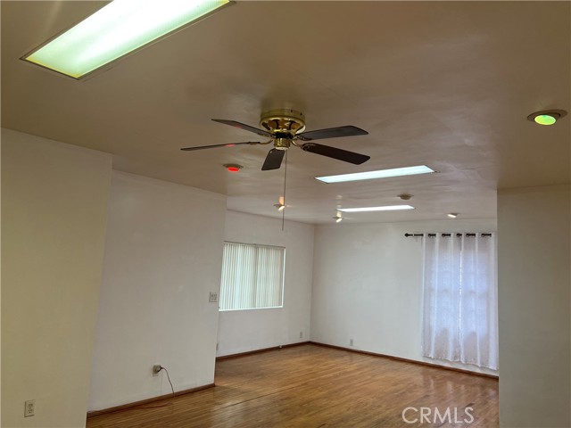 5251 Laurel Street, San Diego CA: https://media.crmls.org/medias/9078180a-c922-4749-827e-afd45c901566.jpg