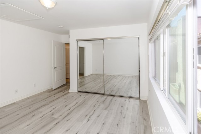 550 E Santa Anita Avenue, Burbank CA: https://media.crmls.org/medias/907889f7-c418-4419-9114-d064b18546c8.jpg