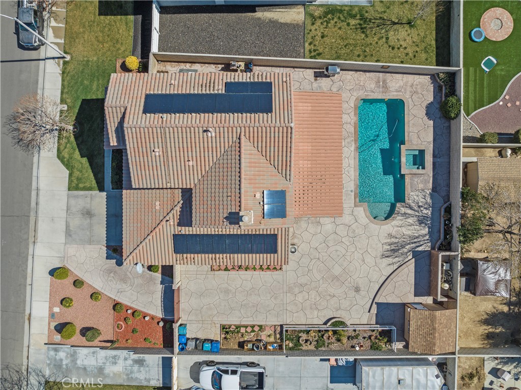https://media.crmls.org/medias/9078931d-06c6-4252-bf2e-c9e56181b759.jpg?preset=X-Large