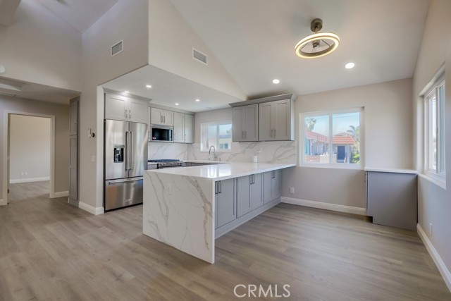 627 7th Street, Huntington Beach CA: https://media.crmls.org/medias/907996be-dee7-404d-9032-3ea4fa01ce4c.jpg