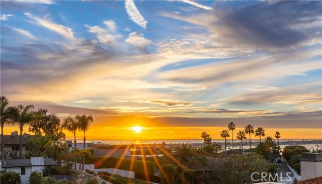 Detail Gallery Image 18 of 28 For 2204 Waterfront Dr, Corona Del Mar,  CA 92625 - 5 Beds | 5/1 Baths
