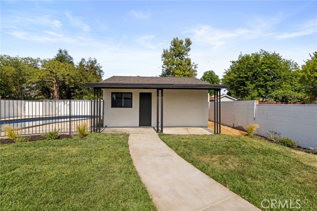8840 Valjean Avenue, North Hills CA: https://media.crmls.org/medias/907a53ed-11f7-4f6e-b177-7d89d2cc3b96.jpg