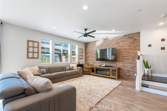 Image 2 of 36 For 43078 Avenida Amistad