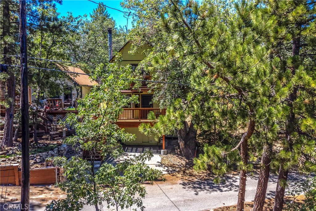 https://media.crmls.org/medias/907b2596-d02e-4cb4-a494-e3b89c6ecac3.jpg?preset=X-Large