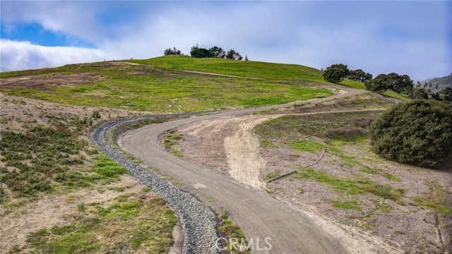 Detail Gallery Image 12 of 17 For 6631 Valle Verde Ln, San Luis Obispo,  CA 93405 - 4 Beds | 4/1 Baths