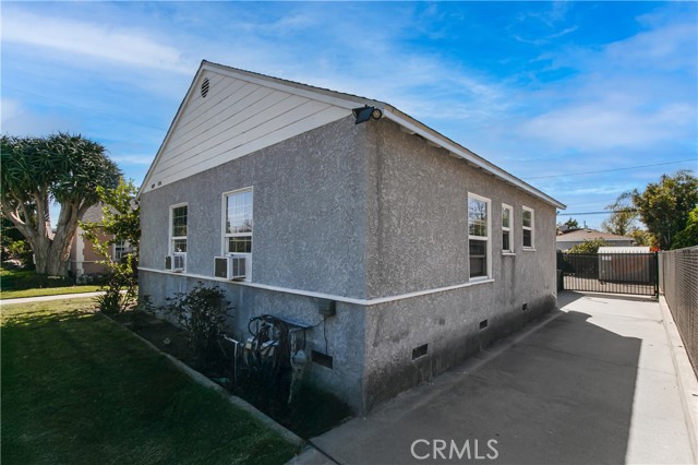 Detail Gallery Image 2 of 28 For 1329 -1331 N Screenland Dr, Burbank,  CA 91505 - – Beds | – Baths