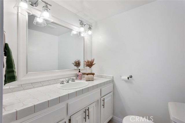 1122 Cranbrook Avenue, Torrance CA: https://media.crmls.org/medias/907d422d-2fb9-4d18-a924-903fd9c20e37.jpg