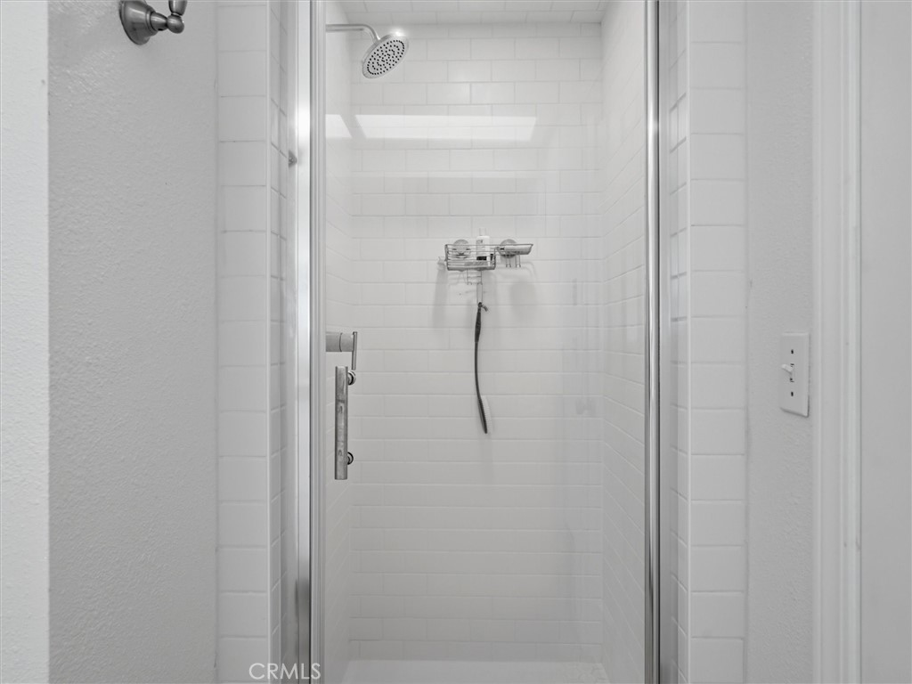 https://media.crmls.org/medias/907deac5-8d5e-4250-b667-2ddccc998e04.jpg?preset=X-Large