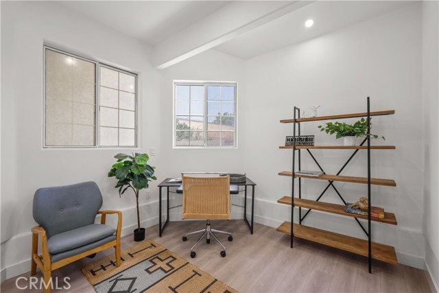 314 Lola Avenue, Pasadena CA: https://media.crmls.org/medias/907dedfb-72ba-4ec6-83d5-3a9c004c8631.jpg