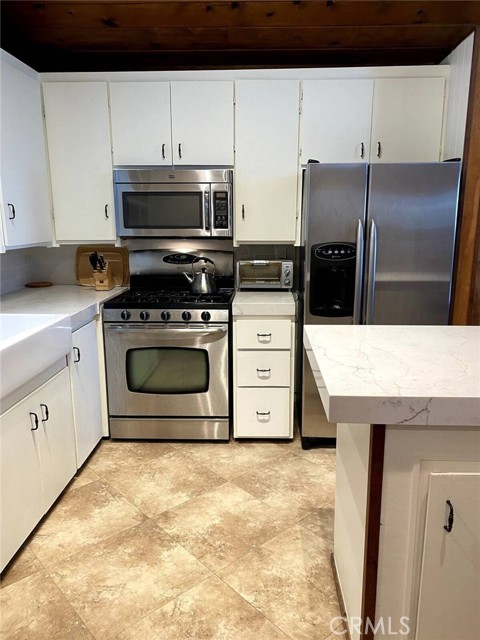 24655 Altdorf Drive, Crestline, California 92325, 3 Bedrooms Bedrooms, ,1 BathroomBathrooms,Residential,For Sale,24655 Altdorf Drive,CROC25041566