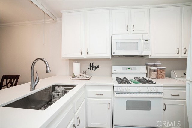 7111 Farralone Avenue, 95 photo 9