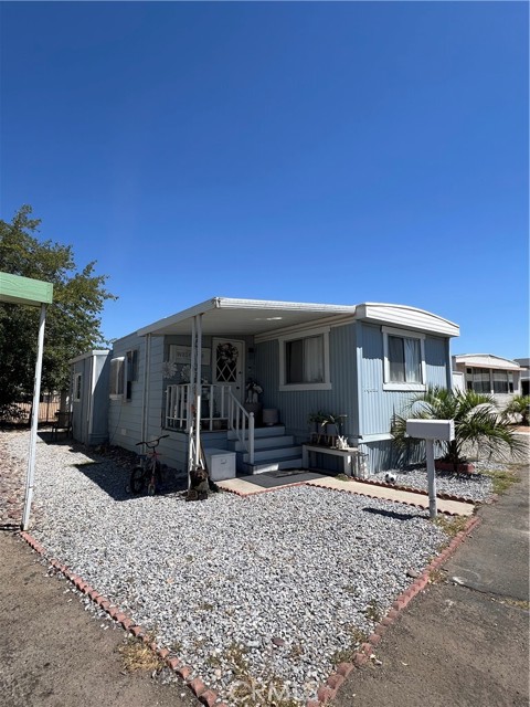 Detail Gallery Image 2 of 5 For 21922 Ottawa #13,  Apple Valley,  CA 92308 - 3 Beds | 2 Baths