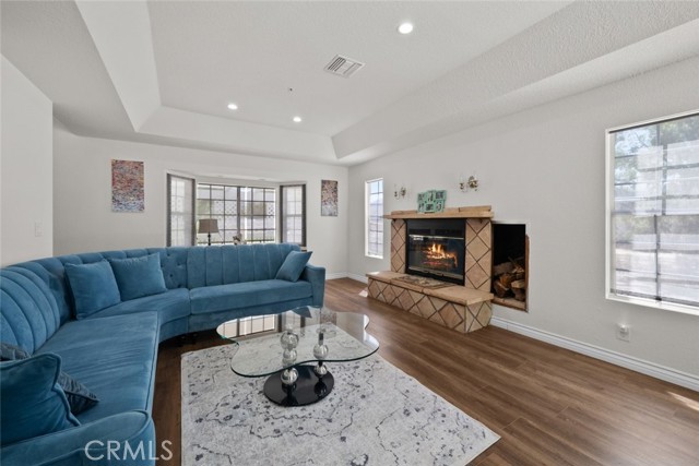 Detail Gallery Image 13 of 41 For 31373 Angeles Forest, Palmdale,  CA 93550 - 4 Beds | 3 Baths