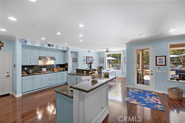 14 Marchin Drive, Coto de Caza CA: https://media.crmls.org/medias/907f5bab-bffb-4c56-b021-d47bc8678163.jpg