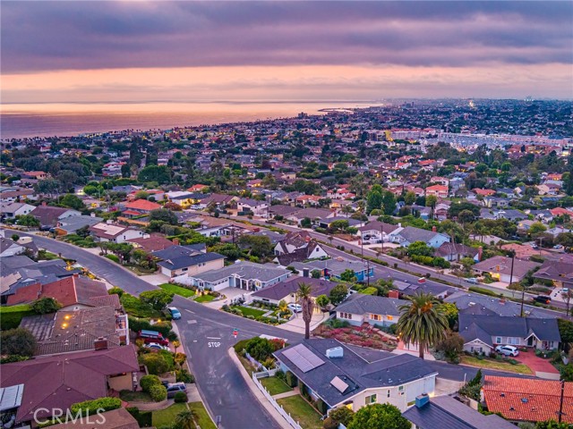 246 Via Los Miradores, Redondo Beach CA: https://media.crmls.org/medias/90804456-4048-4c29-86c9-c269b2f1e191.jpg