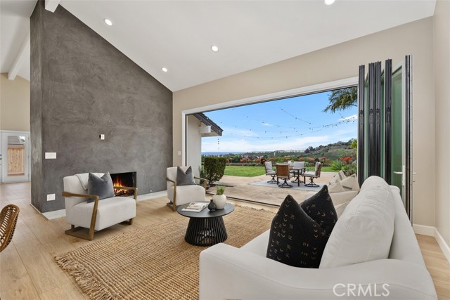 625 Calle Miguel, San Clemente CA: https://media.crmls.org/medias/90804e20-be7c-4f6f-b163-ae763bdabdba.jpg