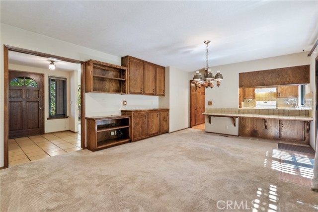 2480 Ardilla Road, Atascadero CA: https://media.crmls.org/medias/9081f534-8a51-4f23-a9cb-78a995104075.jpg