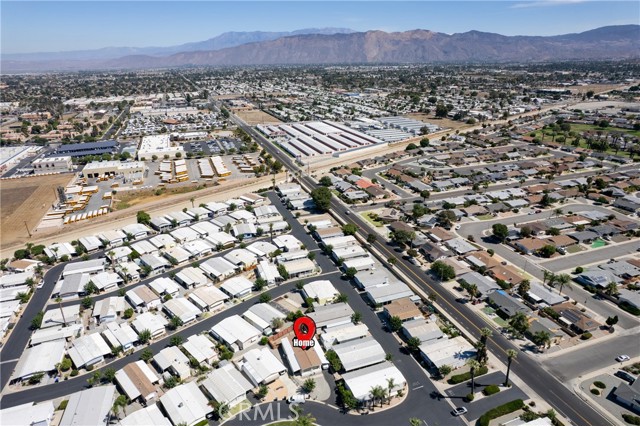 575 S Lyon, Hemet CA: https://media.crmls.org/medias/90828d72-120b-472d-88d0-71263a364685.jpg