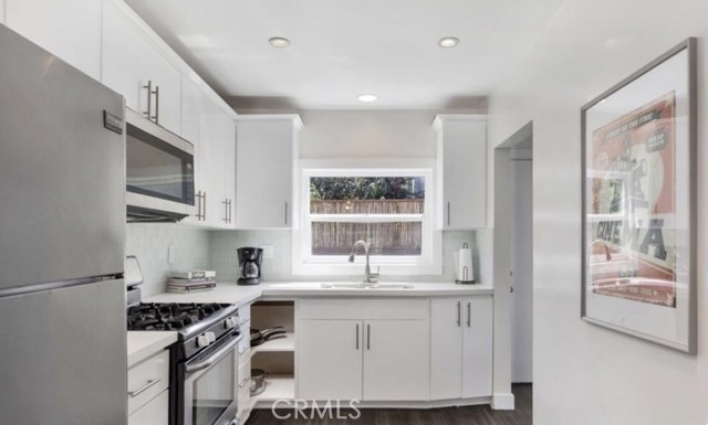 Detail Gallery Image 8 of 21 For 5150 Romaine St, Los Angeles,  CA 90029 - 3 Beds | 2 Baths