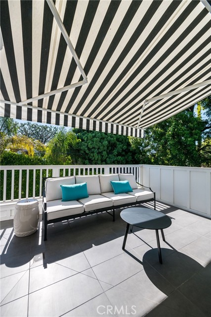 4365 Kraft Avenue, Studio City CA: https://media.crmls.org/medias/9083d5ba-e4ae-4a56-9d37-0277dd463382.jpg