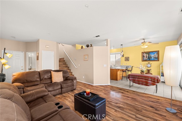 Detail Gallery Image 3 of 20 For 15424 Tobarra, Fontana,  CA 92337 - 3 Beds | 2/1 Baths