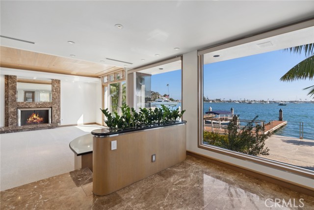 39 Linda Isle, Newport Beach CA: https://media.crmls.org/medias/9085a934-cca7-4676-8866-c567307d90e8.jpg