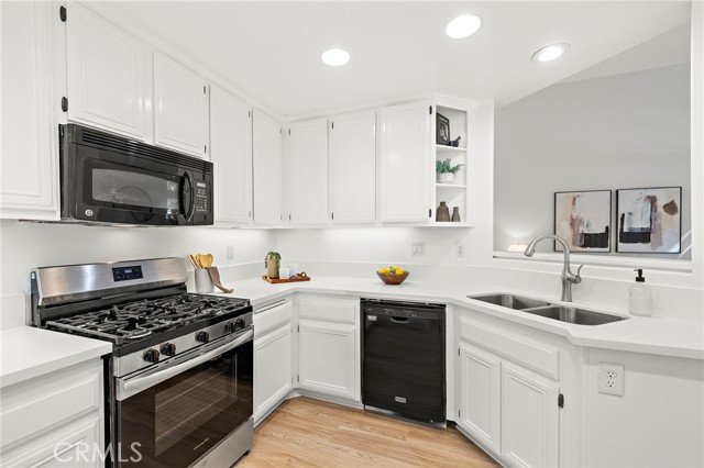 Detail Gallery Image 17 of 36 For 73 Morning Glory, Rancho Santa Margarita,  CA 92688 - 3 Beds | 3 Baths