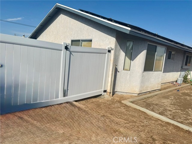 7795 Oakwood Avenue, Hesperia CA: https://media.crmls.org/medias/9085d754-53f7-4d44-8bd3-6abdc114b25b.jpg