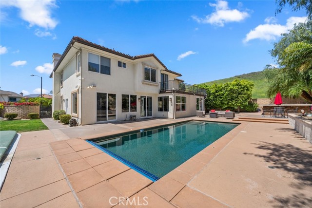 Detail Gallery Image 24 of 27 For 18501 Calle Vista Cir, Porter Ranch,  CA 91326 - 4 Beds | 4 Baths