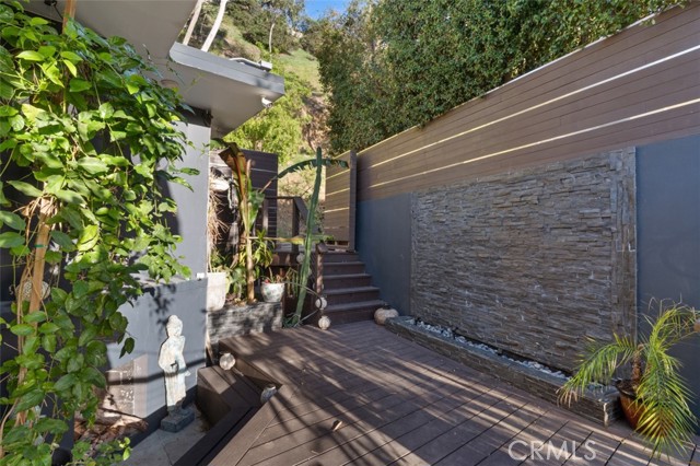 Detail Gallery Image 17 of 43 For 8646 Hillside Ave, Los Angeles,  CA 90069 - 4 Beds | 4 Baths