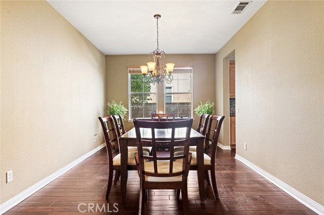 Detail Gallery Image 6 of 56 For 3165 Forest View, Corona,  CA 92882 - 5 Beds | 2/1 Baths