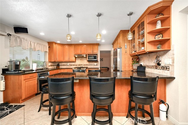 Convenient breakfast bar for a light meal.