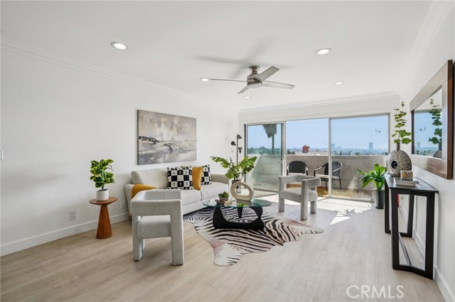 8400 De Longpre Ave #314 photo 6