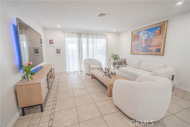 Detail Gallery Image 17 of 42 For 15543 Dearborn, North Hills,  CA 91343 - 4 Beds | 2 Baths