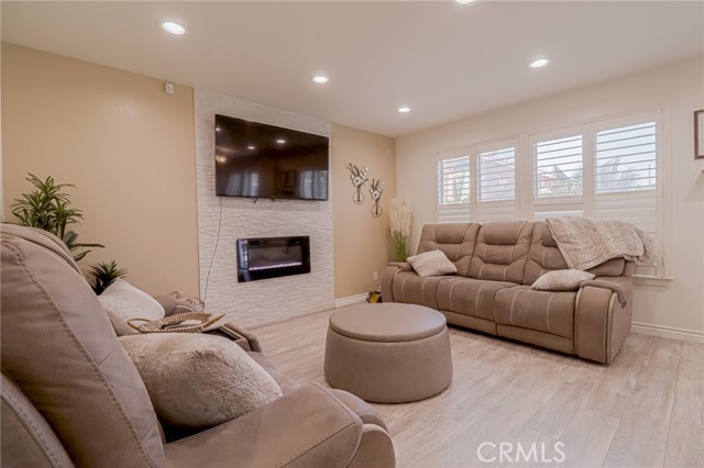 Detail Gallery Image 15 of 30 For 2965 Greenbriar Dr, Ontario,  CA 91761 - 5 Beds | 3 Baths