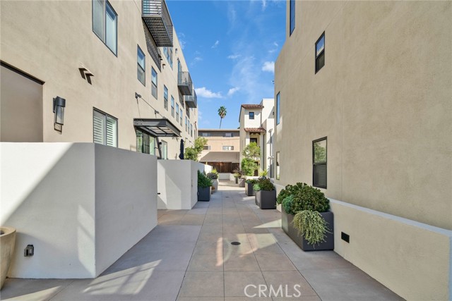 820 Mission photo 6