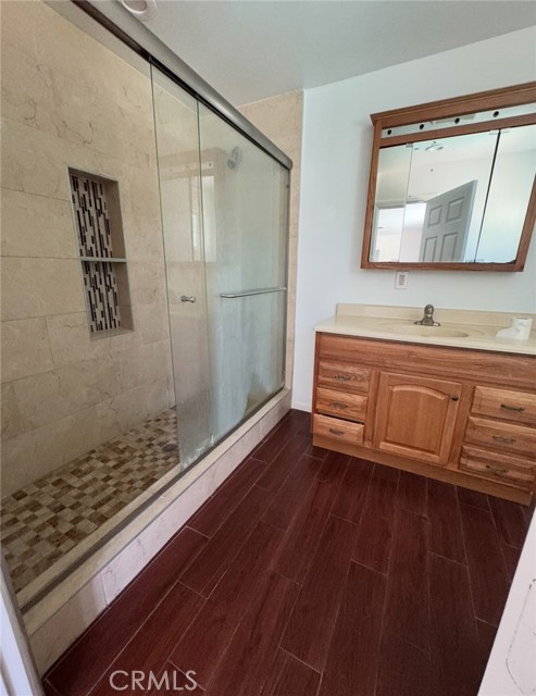 Detail Gallery Image 10 of 20 For 7514 Beckford Ave, Reseda,  CA 91335 - 8 Beds | 5 Baths