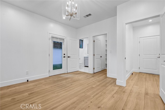 Detail Gallery Image 14 of 23 For 5248 Segals Way, Sherman Oaks,  CA 91411 - 4 Beds | 3/1 Baths