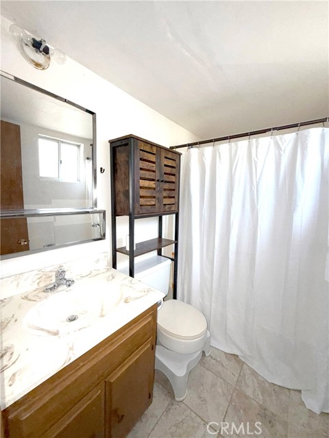 Detail Gallery Image 6 of 11 For 32795 Fox, Running Springs,  CA 92307 - 2 Beds | 1/1 Baths